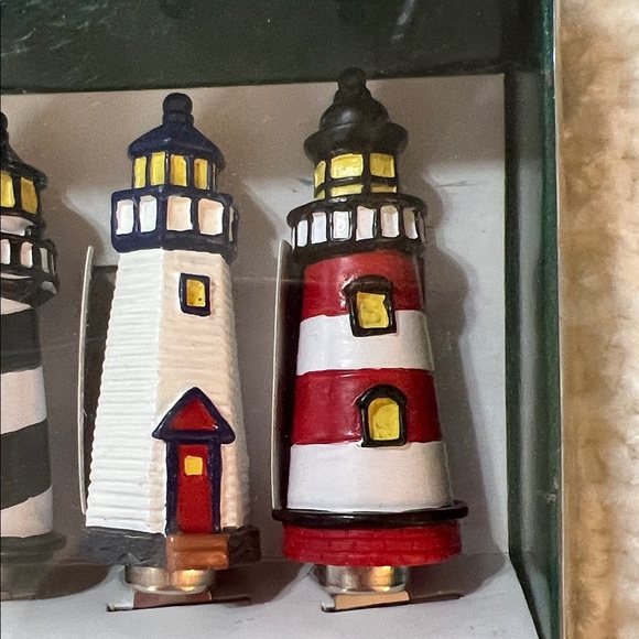 Boston Warehouse Nautical Lighthouse Spreaders Set - Picture 3 of 3